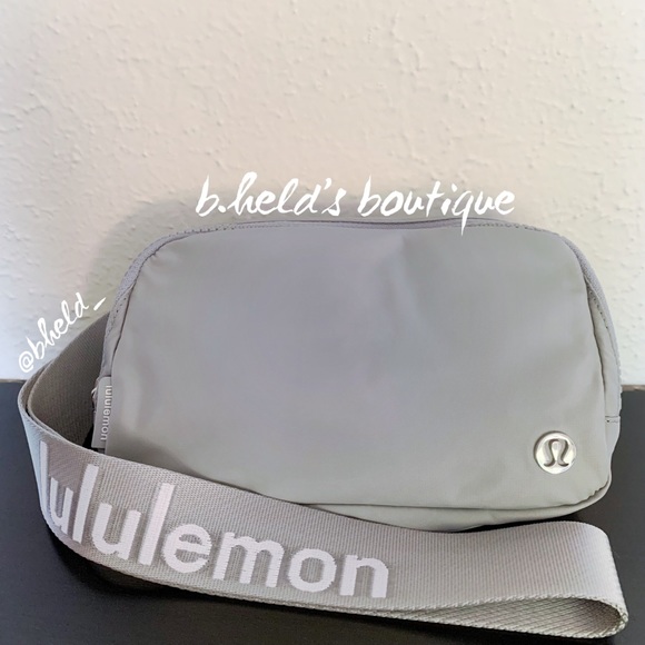 lululemon Everywhere Belt Bag in Silver Drop/White Wordmark (1L) Brand New NWT - Picture 1 of 16